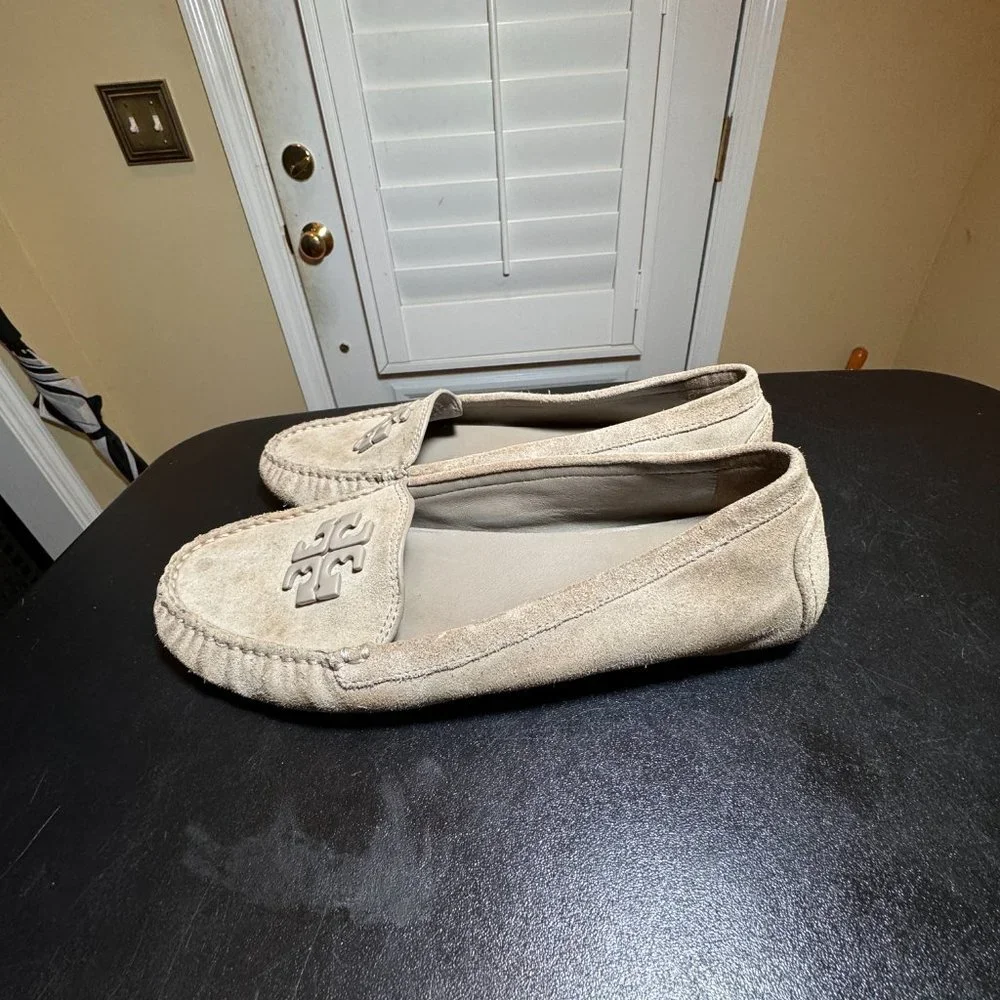 Tory Burch size 9.5 tan suede leather loafers